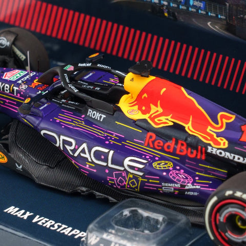 Minichamps 1/43 Oracle Red Bull Racing RB19 - Max Verstappen - Winner Las Vegas GP 2023 w/ Figurine Position Board and Pitboard