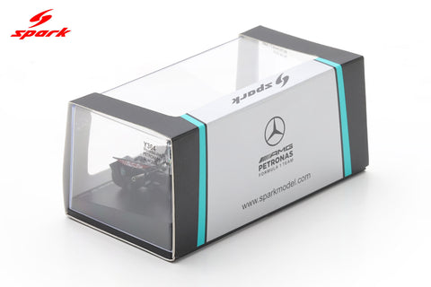 Spark 1/64 Mercedes-AMG PETRONAS Formula One Team No.44 F1 W15 E Performance Bahrain GP 2024 Lewis Hamilton