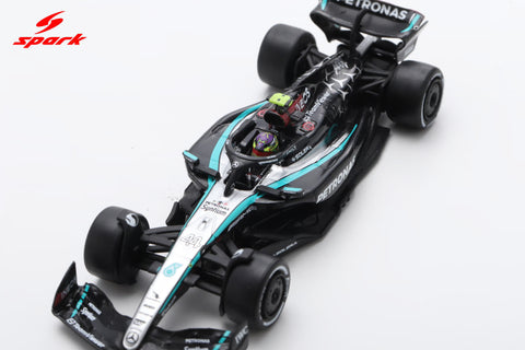 Spark 1/64 Mercedes-AMG PETRONAS Formula One Team No.44 F1 W15 E Performance Bahrain GP 2024 Lewis Hamilton