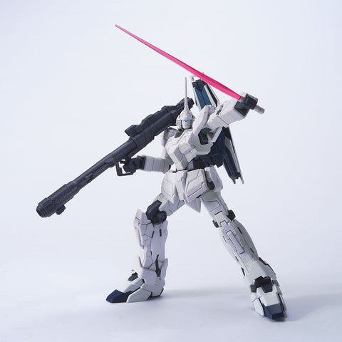 Bandai HGUC 1/144 RX-0 Unicorn Gundam (Unicorn Mode)