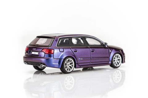 Motorhelix 1/64 Audi RS4 (B7) 2005 -  Armygirl Purple Pearl