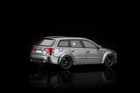 Motorhelix 1/64 Audi RS4 (B7) 2005 -  Grey Pearl
