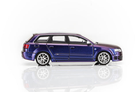 Motorhelix 1/64 Audi RS4 (B7) 2005 -  Armygirl Purple Pearl