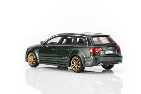Motorhelix 1/64 Audi RS4 (B7) 2005 - Deep Green Pearl