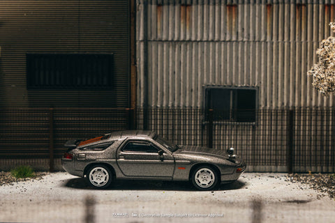 Tarmac Works 1/64 Porsche 928 S4 – Grey Metallic- Global64