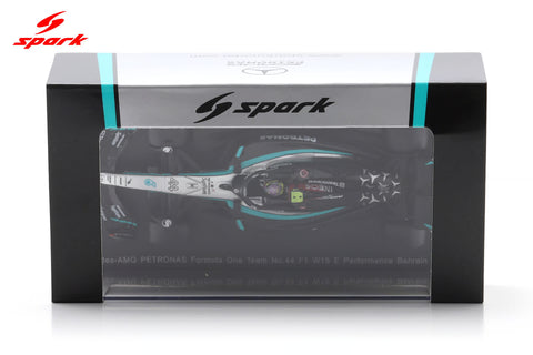 Spark 1/64 Mercedes-AMG PETRONAS Formula One Team No.44 F1 W15 E Performance Bahrain GP 2024 Lewis Hamilton