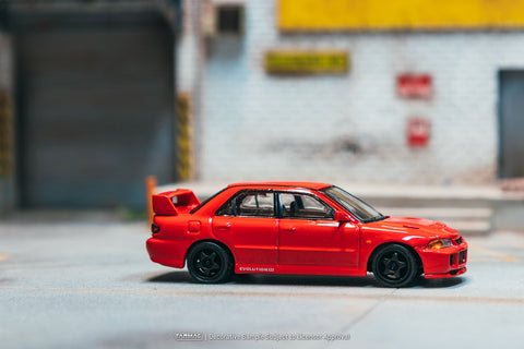 Tarmac Works 1/64 Mitsubishi Lancer GSR Evolution III – Red – Global64