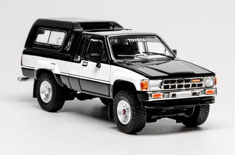 GCD 1/64 Toyota Hilux SR5 XTRA Cab 1985 Black (LHD) - GT Hobby Store