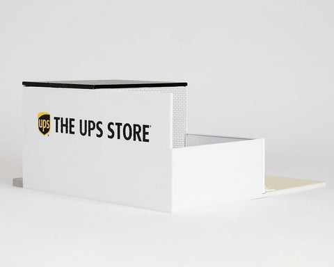 Greenlight 1:64 Diorama The UPS Store – Mijo Exclusives - GT Hobby Store