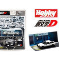 Hobby Japan 1:64 Initial D Diorama Set Series Toyota SPRINTER TRUENO (AE86)/ INITIAL D Takumi Fujiwara VS Takeshi Nakazato with Collector Card - GT Hobby Store