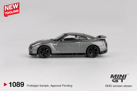 Mini GT 1:64 2013 Nissan GT - R NISMO R35 CRS Version – Dark Metal Gray - GT Hobby Store