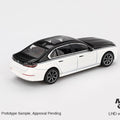 Mini GT 1:64 BMW i7 xDrive60 Alpine White / Black Sapphire - GT Hobby Store