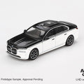 Mini GT 1:64 BMW i7 xDrive60 Alpine White / Black Sapphire - GT Hobby Store