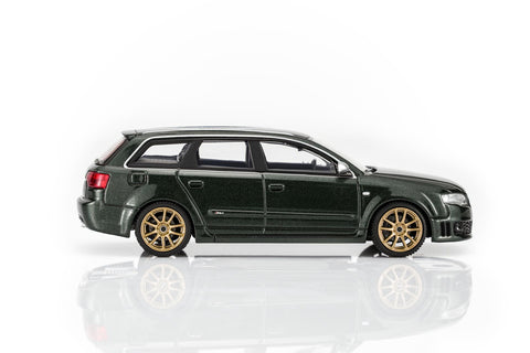 Motorhelix 1/64 Audi RS4 (B7) 2005 - Deep Green Pearl - GT Hobby Store
