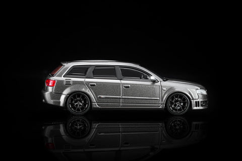 Motorhelix 1/64 Audi RS4 (B7) 2005 - Grey Pearl - GT Hobby Store