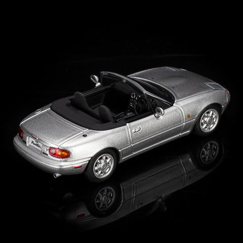 Motorhelix 1/64 Mazda MX-5 (NA) Silverstone Metallic RHD - GT Hobby Store