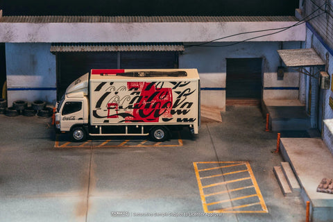 Tarmac Works 1:64 Mitsubishi Fuso Canter Coca - Cola – White – Truck64 - GT Hobby Store