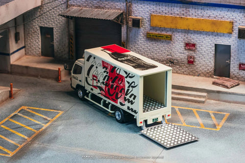 Tarmac Works 1:64 Mitsubishi Fuso Canter Coca - Cola – White – Truck64 - GT Hobby Store